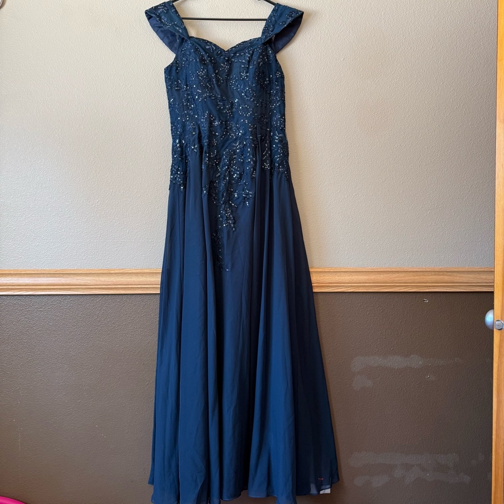 JJs House Sheath/Column Off the Shoulder Floor-Length Lace Chiffon Evening Dress